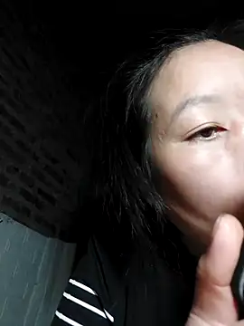 donaaa2 online show from March 12, 2026, 1:59 pm