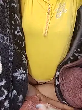 Snapshot of RooseWater chatting on February 3, 2026, 2:53 am RooseWater online show from February 3, 2026, 2:53 am