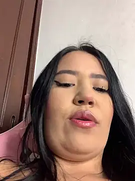 Snapshot of DulcePiink chatting on February 15, 2026, 7:46 pm DulcePiink online show from February 15, 2026, 7:46 pm