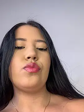 DulcePiink online show from July 21, 2026, 7:37 pm