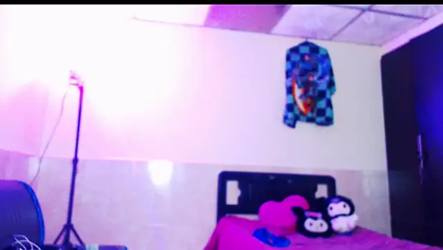 Snapshot of jazmin_wolf chatting on February 19, 2026, 12:02 pm jazmin wolf online show from February 19, 2026, 12:02 pm