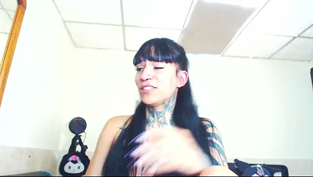 Snapshot of jazmin_wolf chatting on May 20, 2026, 5:10 pm jazmin wolf online show from May 20, 2026, 5:10 pm