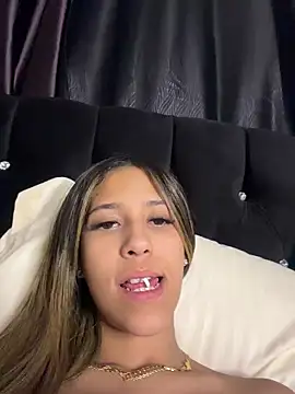 vicky bass  online show from April 9, 2026, 1:29 am