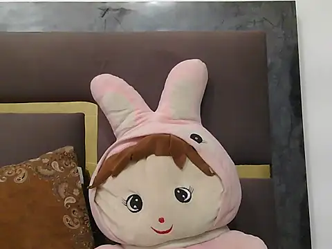 Snapshot of hina_001 chatting on February 9, 2026, 8:34 am hina 001 online show from February 9, 2026, 8:34 am