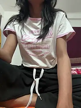 Snapshot of hina_001 chatting on February 28, 2026, 4:39 pm hina 001 online show from February 28, 2026, 4:39 pm