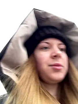 BlondeHott online show from February 7, 2026, 6:32 am