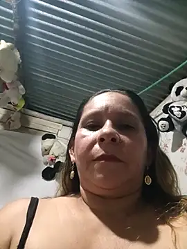 Snapshot of chiquitahot_ chatting on March 23, 2026, 4:23 am chiquitahot online show from March 23, 2026, 4:23 am