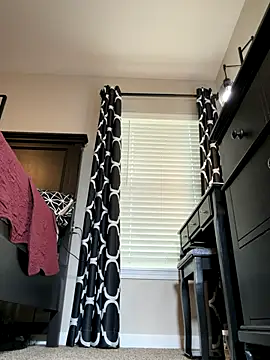 Elenore hoesevelt online show from January 7, 2026, 7:08 pm