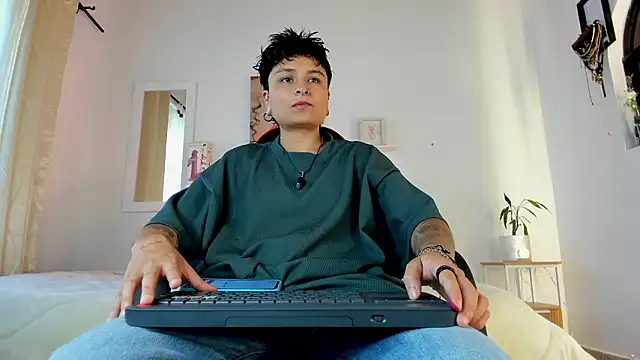 Zury Ramirez online show from March 13, 2026, 7:52 pm