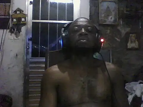 Snapshot of Negaomalinha1 chatting on May 8, 2026, 3:43 am Negaomalinha1 online show from May 8, 2026, 3:43 am