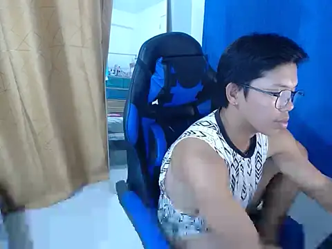 Snapshot of holly_oreo chatting on June 24, 2026, 2:48 pm holly oreo online show from June 24, 2026, 2:48 pm