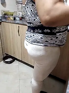 sarasara2410 online show from January 15, 2026, 7:06 pm