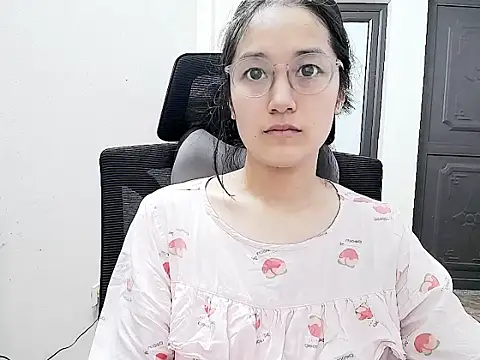 Shulee- online show from April 10, 2026, 2:51 am