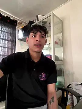 Snapshot of MaxStar26 chatting on January 14, 2026, 1:26 pm MaxStar26 online show from January 14, 2026, 1:26 pm