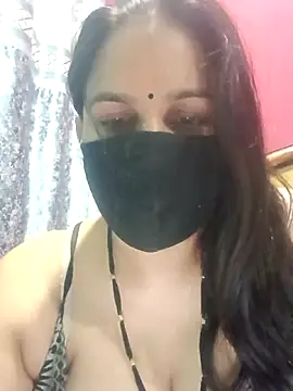 Snapshot of 01Roshani chatting on June 3, 2026, 7:18 pm 01Roshani online show from June 3, 2026, 7:18 pm