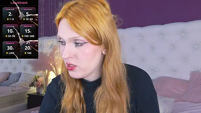 LunaBl1ss online show from February 11, 2026, 9:47 pm