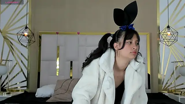 skinnymuse vc online show from January 7, 2026, 8:36 pm