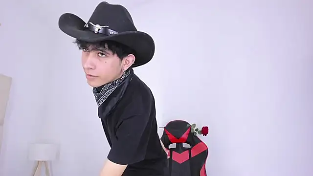 Snapshot of julian_xx chatting on July 16, 2026, 7:11 pm julian xx online show from July 16, 2026, 7:11 pm