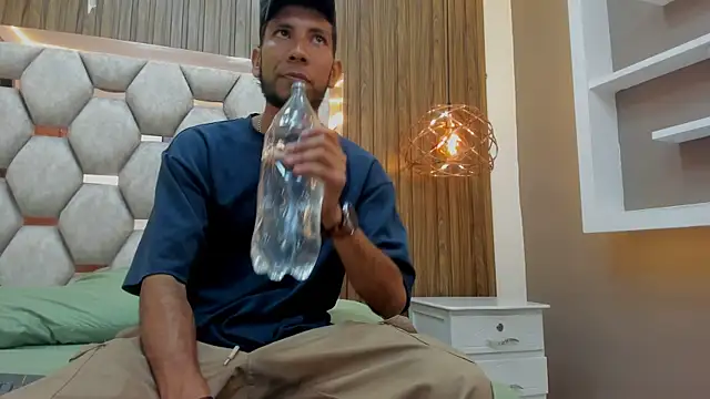 Snapshot of james__walsh chatting on February 22, 2026, 7:37 pm james walsh online show from February 22, 2026, 7:37 pm