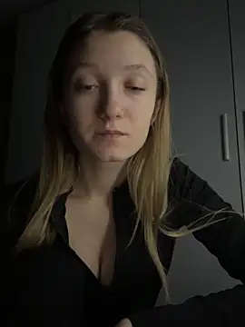 LisaWhitexz online show from January 5, 2026, 6:33 pm