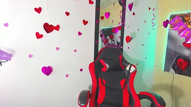 honeyluxe  online show from March 11, 2026, 4:06 am