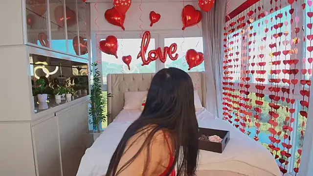 Bruna Ferrazz online show from February 13, 2026, 8:09 pm