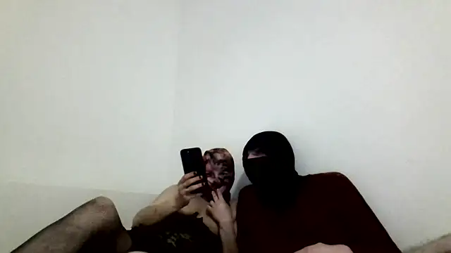 Snapshot of nyrazen chatting on April 3, 2026, 11:33 pm nyrazen online show from April 3, 2026, 11:33 pm