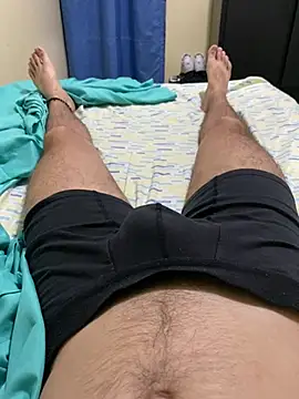 TyagoRoberts  online show from February 15, 2026, 4:13 am