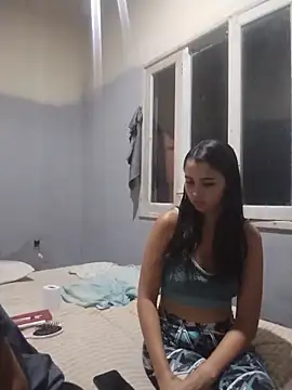 Rodrigohernan19 online show from April 12, 2026, 2:37 am