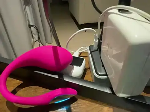 iamyunaskyxh online show from January 12, 2026, 4:58 pm