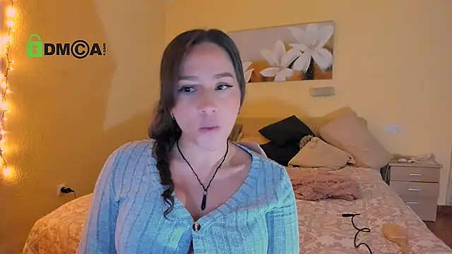 juliiaroberts online show from March 22, 2026, 3:32 am