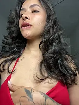 Snapshot of auroramooon chatting on February 24, 2026, 3:51 am auroramooon online show from February 24, 2026, 3:51 am