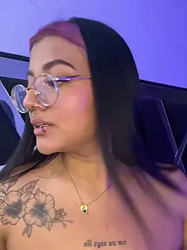 queen of you heart online show from March 4, 2026, 9:55 pm