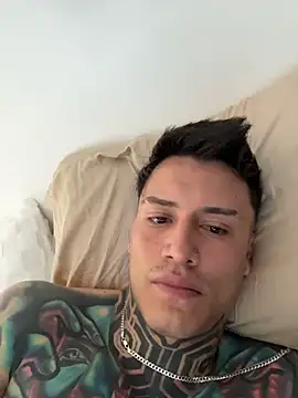 Snapshot of Chrissblack chatting on February 15, 2026, 12:04 pm Chrissblack online show from February 15, 2026, 12:04 pm