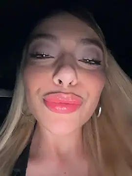 Snapshot of Ginevrafedez chatting on February 15, 2026, 8:02 am Ginevrafedez online show from February 15, 2026, 8:02 am