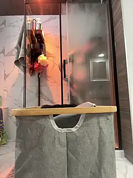 WIDBIGWHITECOCK online show from March 3, 2026, 9:55 pm