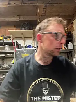 WIDBIGWHITECOCK online show from April 4, 2026, 5:14 am