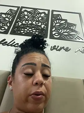 Cachinhossfd online show from February 6, 2026, 6:37 pm