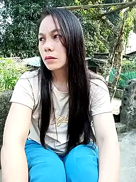 vanvan005 online show from May 15, 2026, 11:47 pm