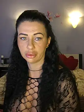 Snapshot of IRISWHITE17 chatting on June 1, 2026, 3:07 am IRISWHITE17 online show from June 1, 2026, 3:07 am