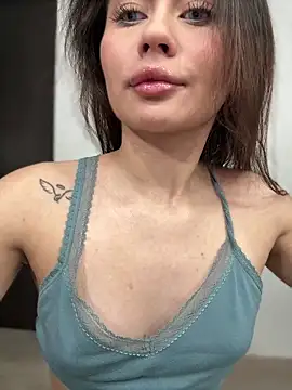 Snapshot of Stormi_th chatting on February 1, 2026, 9:40 am Stormi th online show from February 1, 2026, 9:40 am