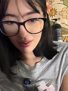 HinaSweet online show from February 2, 2026, 11:59 pm