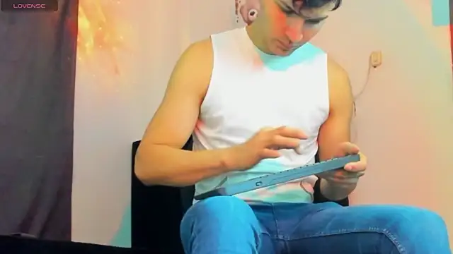 camilo model online show from March 29, 2026, 4:41 pm