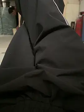 zxcvgf12300 online show from April 24, 2026, 10:17 am