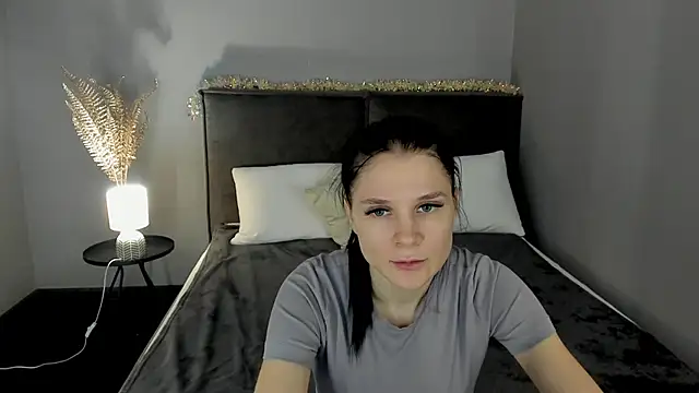 Snapshot of SkinyJoys chatting on February 3, 2026, 2:00 am SkinyJoys online show from February 3, 2026, 2:00 am