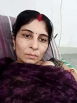 Snapshot of Hot_ree85 chatting on April 30, 2026, 10:33 am Hot ree85 online show from April 30, 2026, 10:33 am