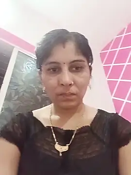 Snapshot of Hot_ree85 chatting on May 15, 2026, 1:09 pm Hot ree85 online show from May 15, 2026, 1:09 pm
