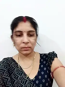 Snapshot of Hot_ree85 chatting on April 23, 2026, 12:11 pm Hot ree85 online show from April 23, 2026, 12:11 pm