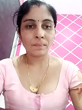 Snapshot of Hot_ree85 chatting on May 9, 2026, 4:49 am Hot ree85 online show from May 9, 2026, 4:49 am