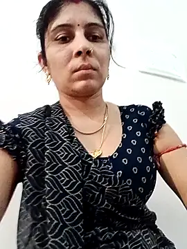 Snapshot of Hot_ree85 chatting on April 23, 2026, 12:51 pm Hot ree85 online show from April 23, 2026, 12:51 pm